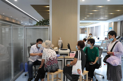 省二院中醫專家走進南苑街道 義診惠民暖人心